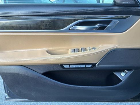 Used 2016 BMW 750i xDrive image 18