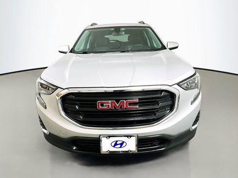 Used 2018 GMC Terrain SLE w/ Driver Convenience Package FWD image 2