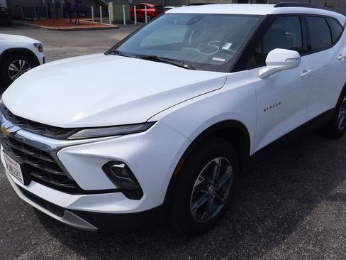 Used 2024 Chevrolet Blazer LT image 1