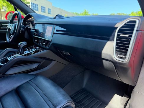 Used 2021 Porsche Cayenne S AWD/4WD image 24