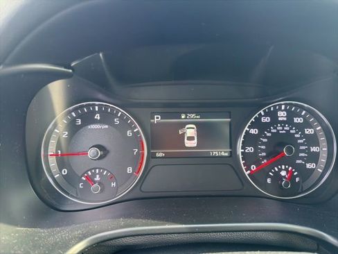 Used 2024 Kia Forte LXS FWD image 11