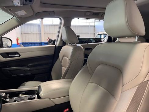 Used 2022 Nissan Pathfinder SL w/ SL Premium Package image 23