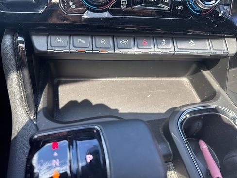 Used 2023 GMC Sierra 1500 AT4 w/ Technology Package image 23