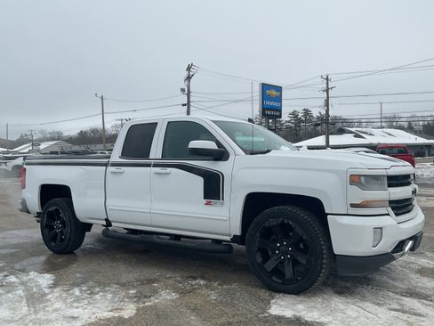 Used 2017 Chevrolet Silverado 1500 LT w/ Rally 2 Edition image 6