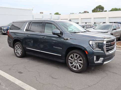 Used 2021 GMC Yukon XL SLT w/ SLT Premium Package AWD/4WD image 14
