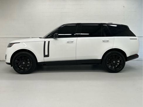 Used 2025 Land Rover Range Rover Long Wheelbase SE AWD/4WD image 3