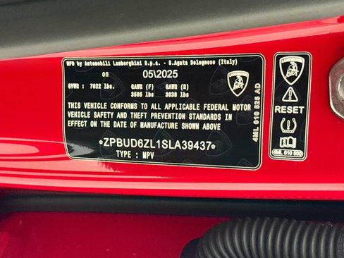 Used 2025 Lamborghini Urus S AWD/4WD image 35
