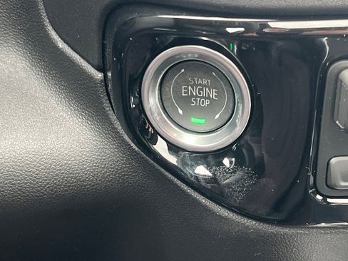 New 2026 GMC Sierra 3500 SLT w/ SLT Convenience Package image 19