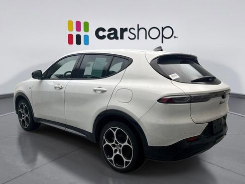 Used 2024 Alfa Romeo Tonale Ti w/ Premium Interior Package AWD/4WD image 3