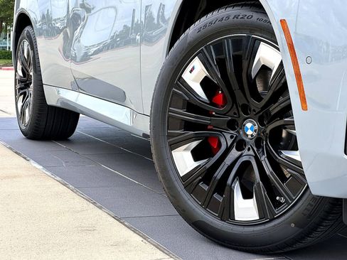 New 2025 BMW X3 xDrive30i w/ Premium Package image 2