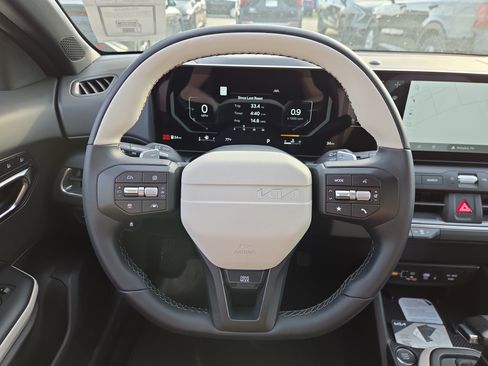 New 2025 Kia K4 GT-Line image 10