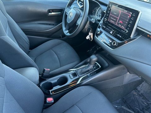 Used 2021 Toyota Corolla LE image 14