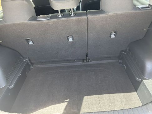 Used 2025 Kia Soul LX w/ LX Technology Package FWD image 29