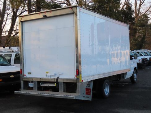 Used 2017 Ford E-350 and Econoline 350 Super Duty w/ Power Windows & Locks Group image 18