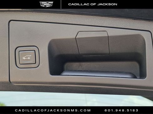 Certified 2023 Cadillac XT4 Sport FWD image 33