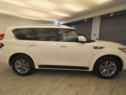Used 2019 INFINITI QX80 Luxe w/ All-Season Package AWD/4WD image 6