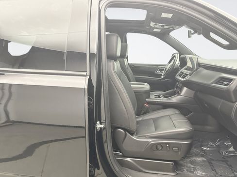 Used 2022 Chevrolet Tahoe RST w/ Sport Performance Package image 18