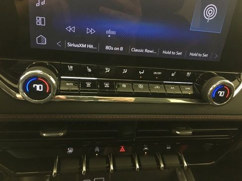 Used 2025 Chevrolet Colorado Z71 w/ Technology Package image 28