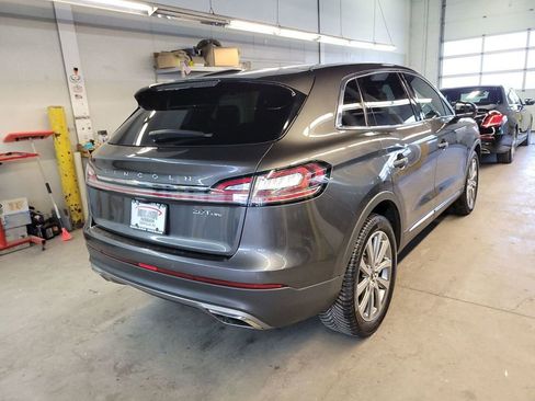 Used 2019 Lincoln Nautilus Select image 4