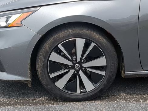 Used 2022 Nissan Altima 2.5 SV FWD image 10