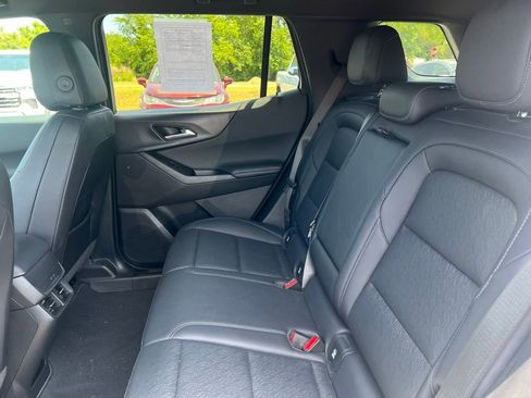 Used 2025 Chevrolet Equinox LT w/ Convenience Package II FWD image 5