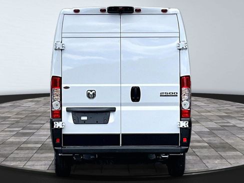 Used 2025 RAM ProMaster 2500 w/ Convenience Group FWD image 4