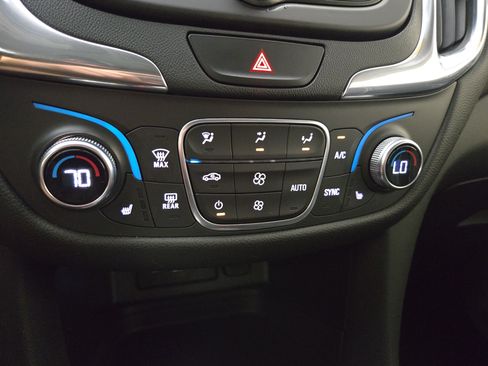 Certified 2019 Chevrolet Equinox LT FWD image 25