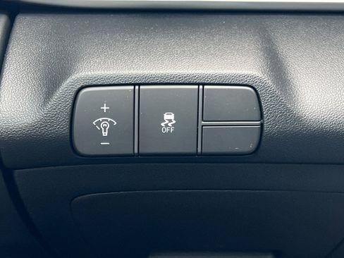 Used 2024 Hyundai Elantra SEL image 30