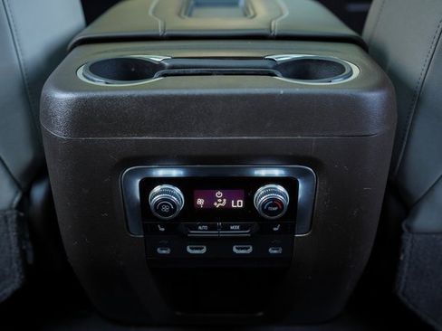 Used 2021 GMC Yukon SLT w/ SLT Premium Package image 41