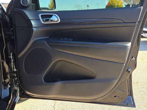 Used 2021 Jeep Grand Cherokee Laredo X image 8