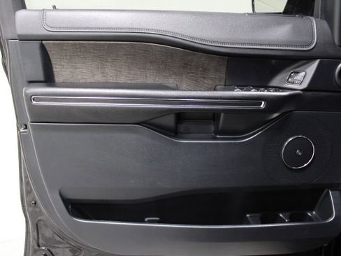 Used 2021 Ford Expedition Max Limited image 19
