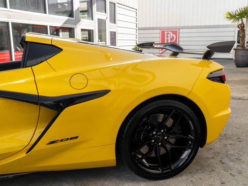 Used 2025 Chevrolet Corvette Z06 w/ Stealth Interior Trim Package image 6