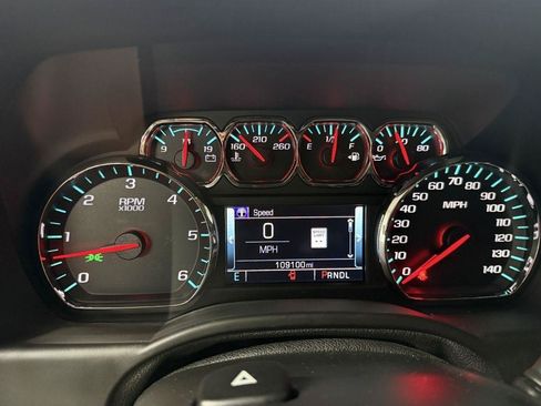 Used 2018 Chevrolet Suburban Premier AWD/4WD image 15