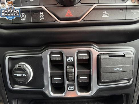 Used 2022 Jeep Wrangler Unlimited Sport AWD/4WD image 28