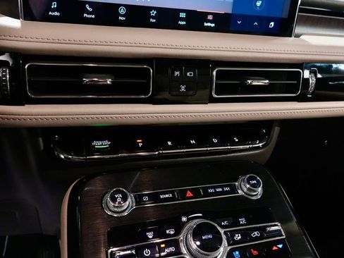 Used 2023 Lincoln Nautilus Reserve w/ Monochromatic Package image 21