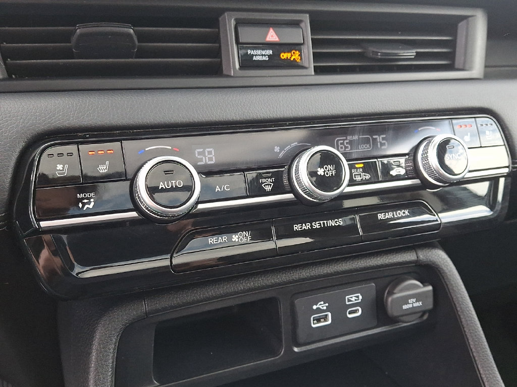 Used 2025 Honda Pilot Elite image 16