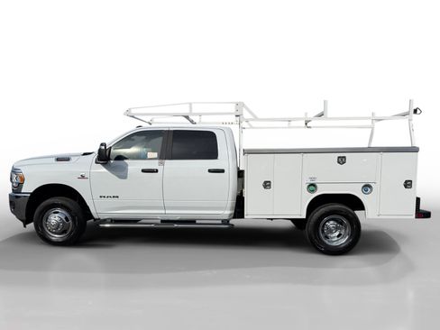 Used 2023 RAM 3500 Big Horn w/ Level 1 Equipment Group image 2