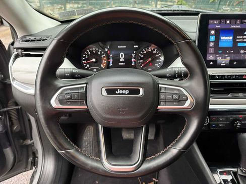 Used 2022 Jeep Compass Limited AWD/4WD image 11