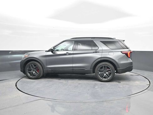 Used 2025 Ford Explorer ST-Line w/ ST-Line Street Pack image 5