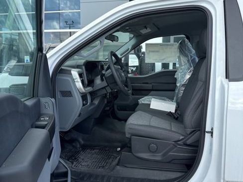 Used 2024 Ford F550 2WD Regular Cab Super Duty w/ XL Chrome Package image 9