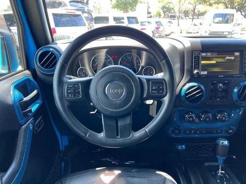 Used 2017 Jeep Wrangler Unlimited Sahara w/ Connectivity Group AWD/4WD image 39