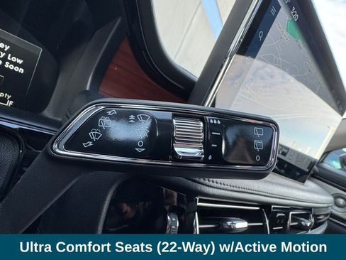 Used 2022 Lincoln Nautilus Reserve w/ Equipment Group 202A image 14