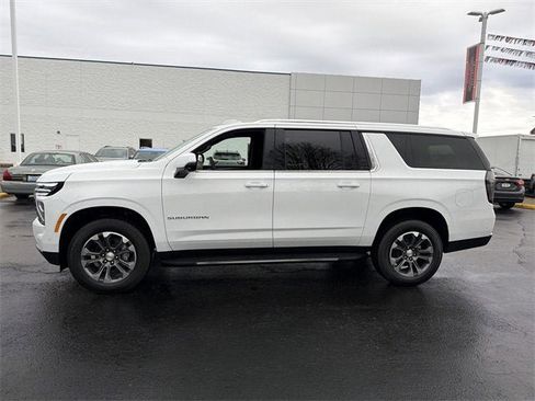 New 2026 Chevrolet Suburban LT w/ Comfort Package image 6