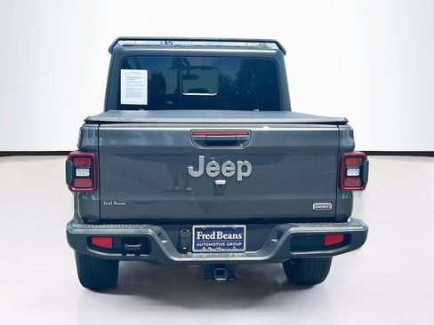 Used 2022 Jeep Gladiator Overland w/ LED Lighting Group AWD/4WD image 7