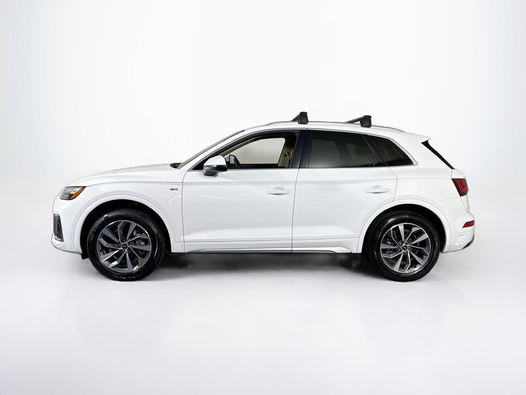 Used 2022 Audi Q5 2.0T Premium w/ Convenience Package AWD/4WD image 2