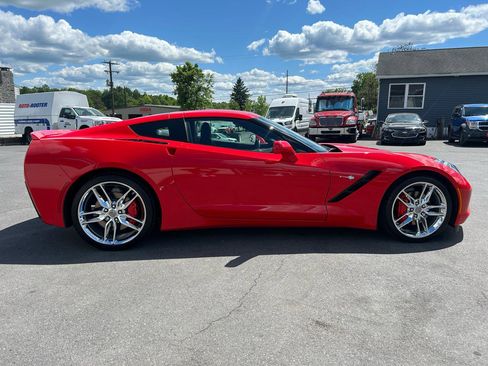 Used 2019 Chevrolet Corvette Stingray Coupe w/ 1LT RWD image 6
