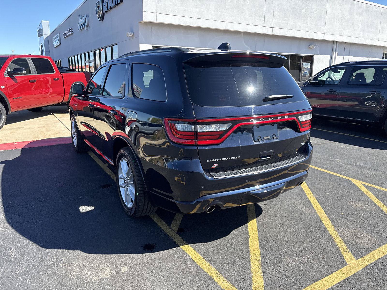 Used 2024 Dodge Durango R/T AWD/4WD image 7