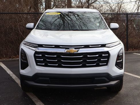 Certified 2025 Chevrolet Equinox LT image 2