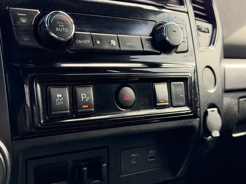 Used 2021 Nissan Titan PRO-4X w/ Pro-4x Utility Package image 37