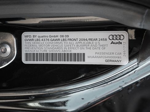 Used 2010 Audi R8 V10 image 35